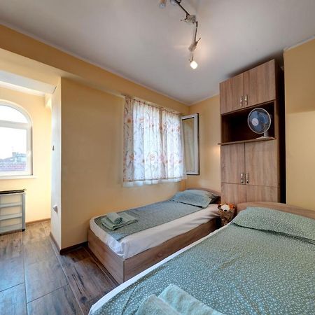 Funny-Gunny Room To The Sea Garden Burgas Екстер'єр фото