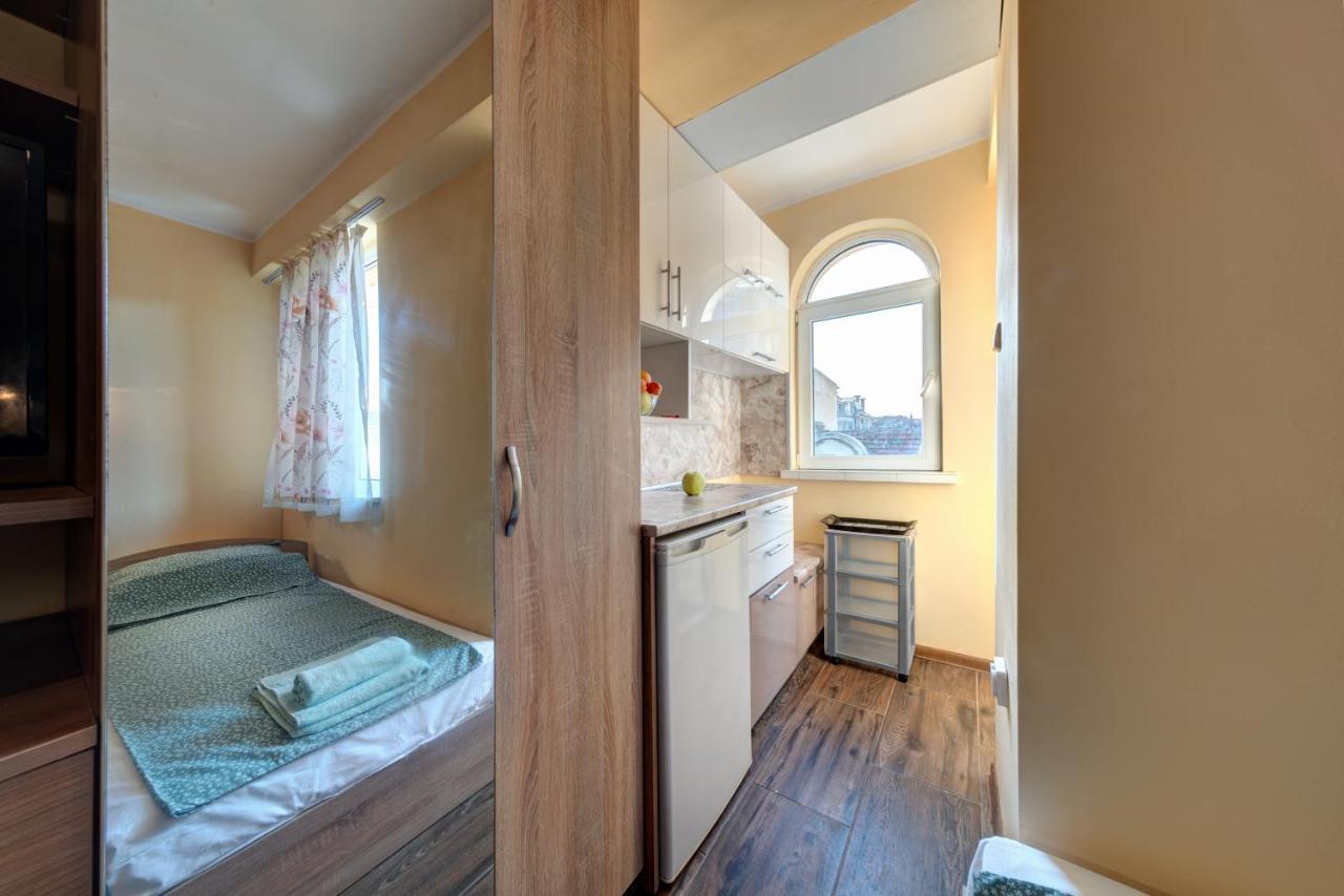 Funny-Gunny Room To The Sea Garden Burgas Екстер'єр фото