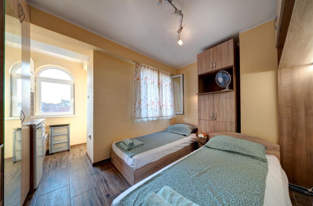 Funny-Gunny Room To The Sea Garden Burgas Екстер'єр фото